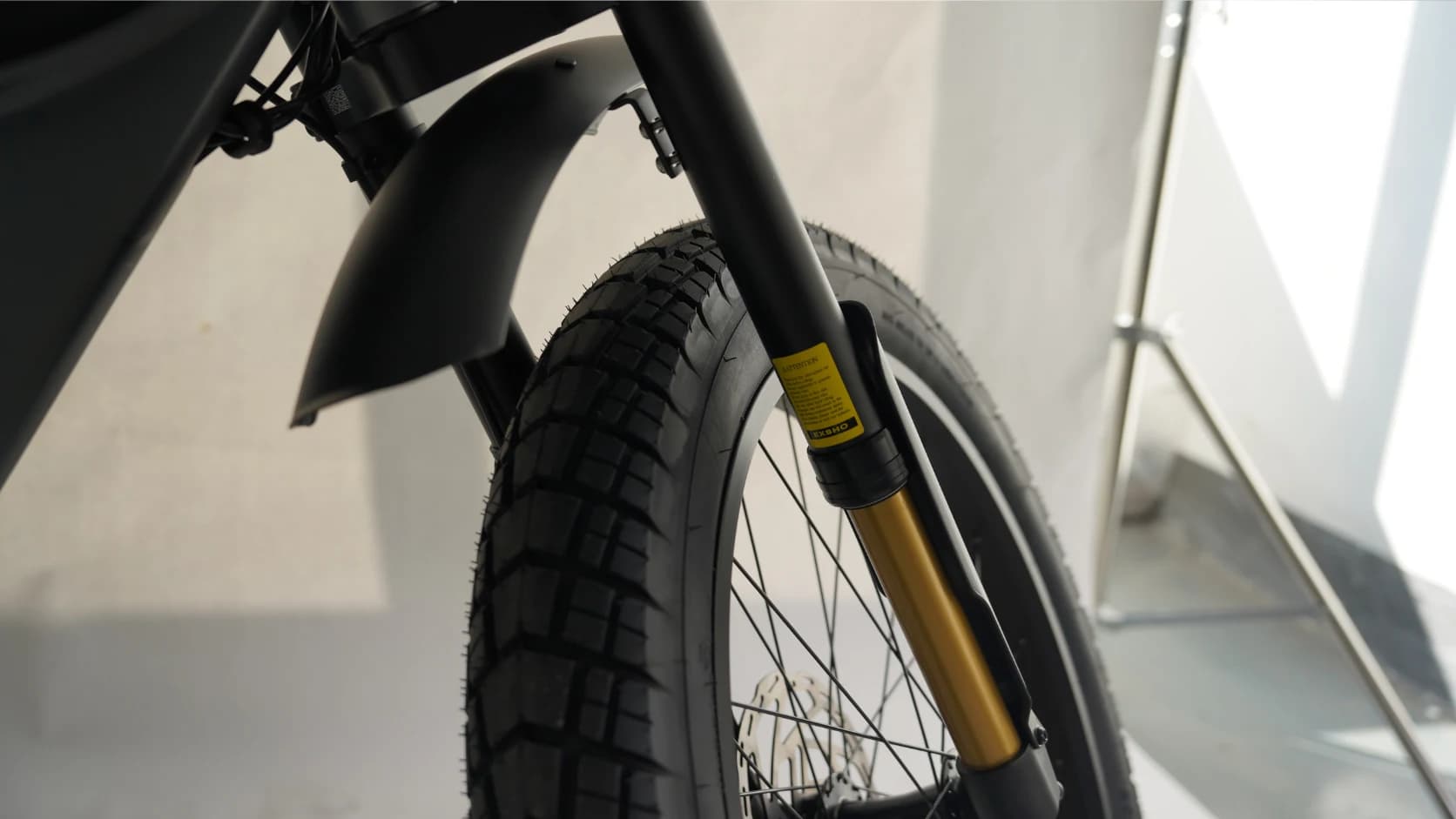 The Heritage — gold fork and fat tyre